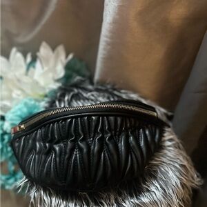 Elegant Black Quilted Women's Bag